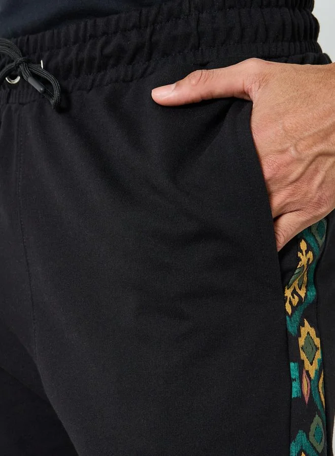 ستايلي جوغر بألواح جانبية مطبوعة